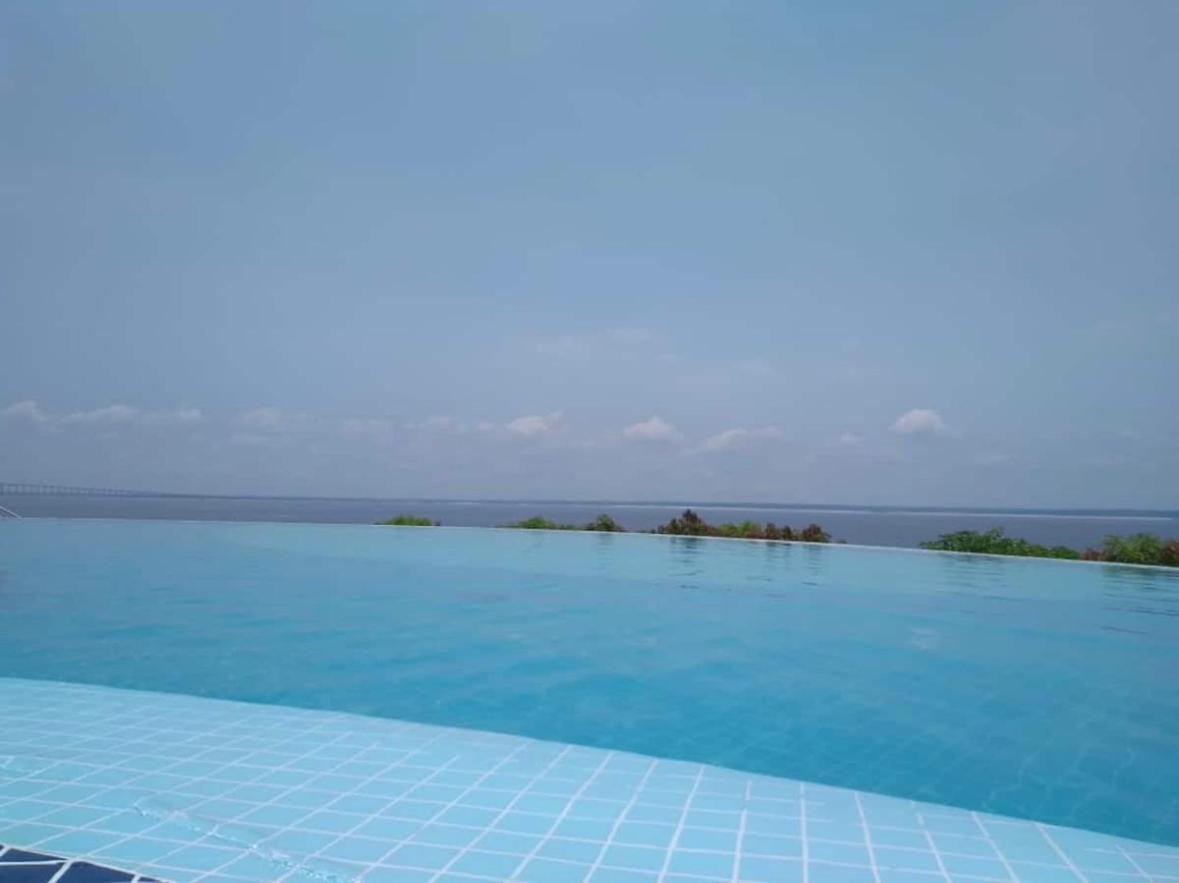 מנאוס Tropical Executive Hotel N 619 מראה חיצוני תמונה